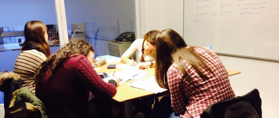 ¿Hay que poner deberes a los niños en verano?